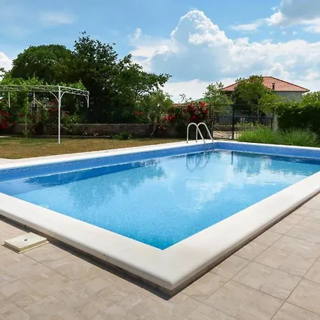 Kuca Za Odmor Silvano Dicmo